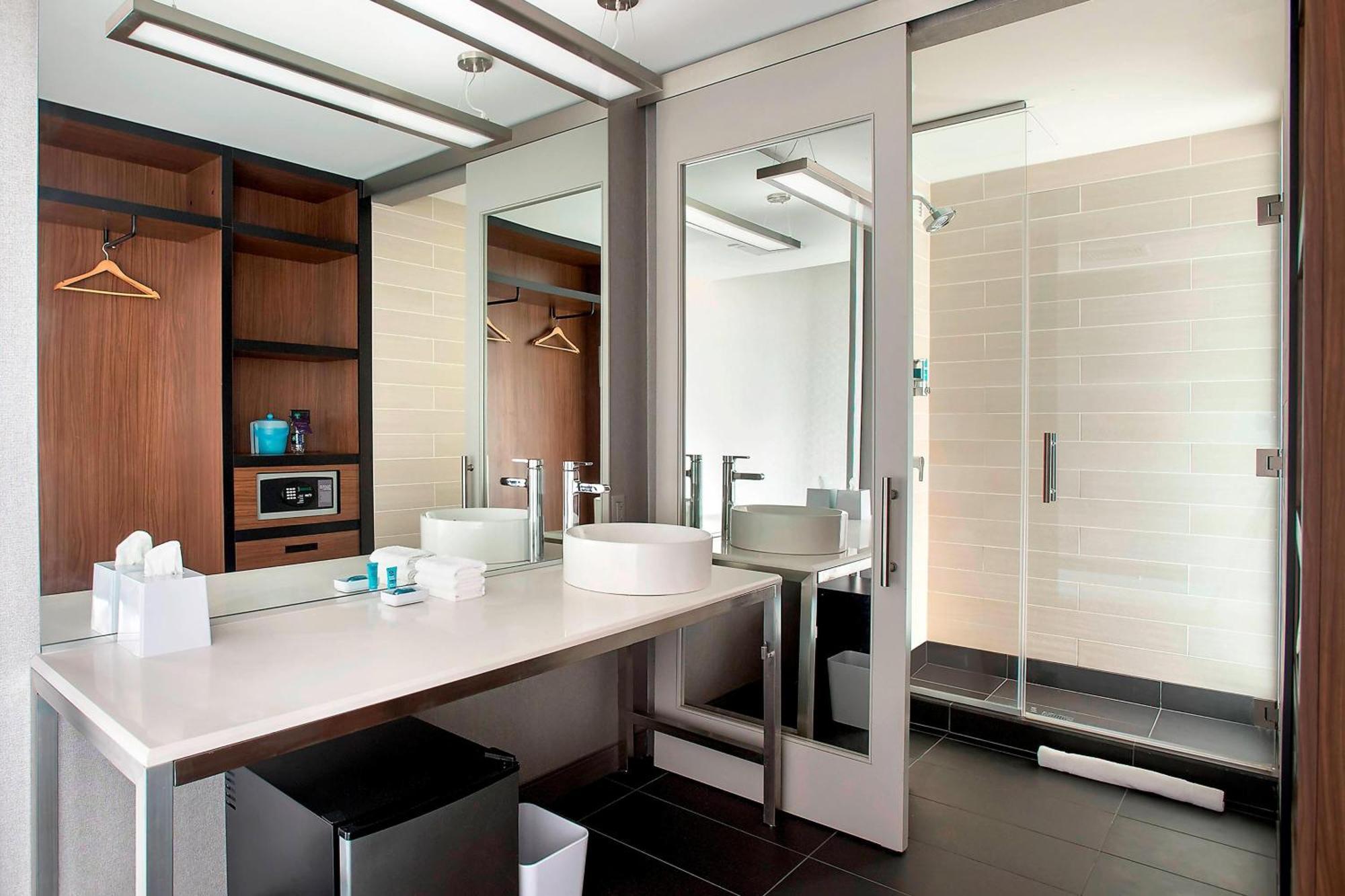 อลอฟต์ บัฟฟาโล แอร์พอร์ต Hotel ชีคโทวากา ภายนอก รูปภาพ