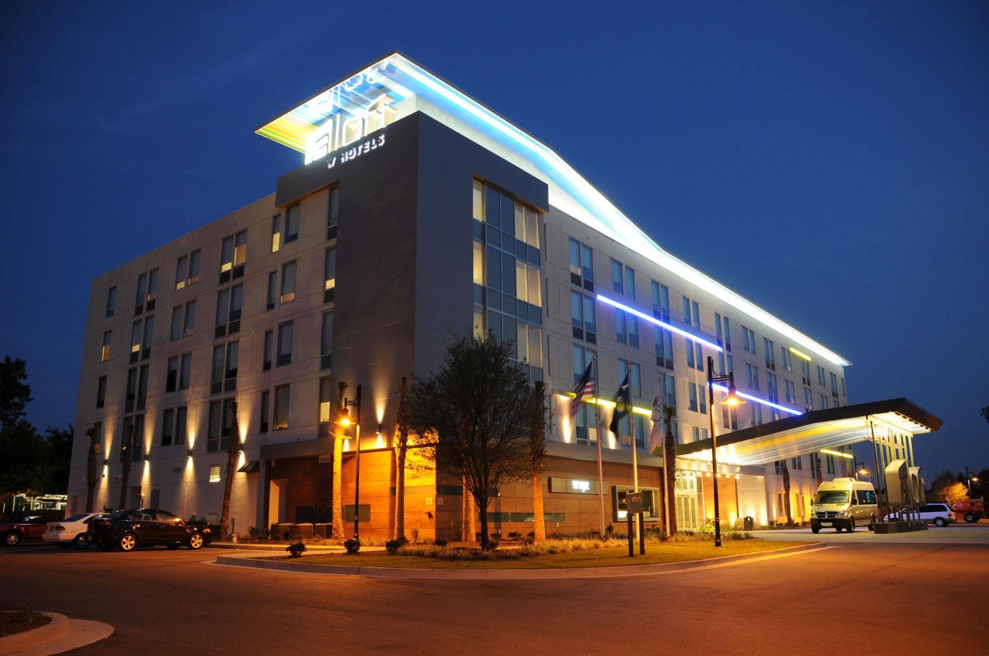 อลอฟต์ บัฟฟาโล แอร์พอร์ต Hotel ชีคโทวากา ภายนอก รูปภาพ